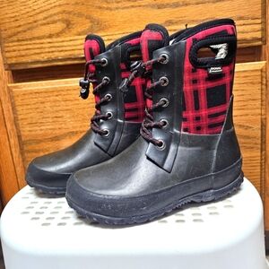 BOGS | Amanda Plaid Insulated Boots Black Red Size 11